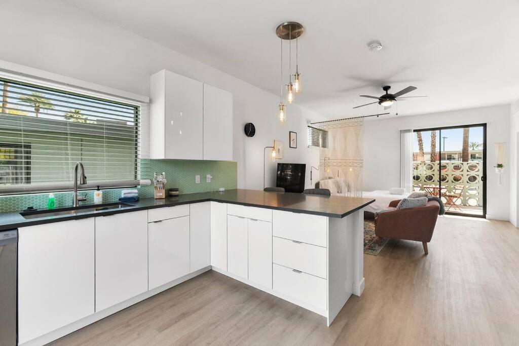 Large Studio Rooftop & Poolside - Walk To Old Town Scottsdale Extérieur photo