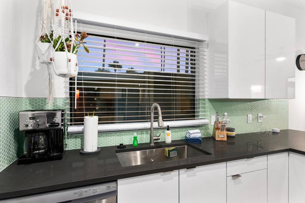Large Studio Rooftop & Poolside - Walk To Old Town Scottsdale Extérieur photo