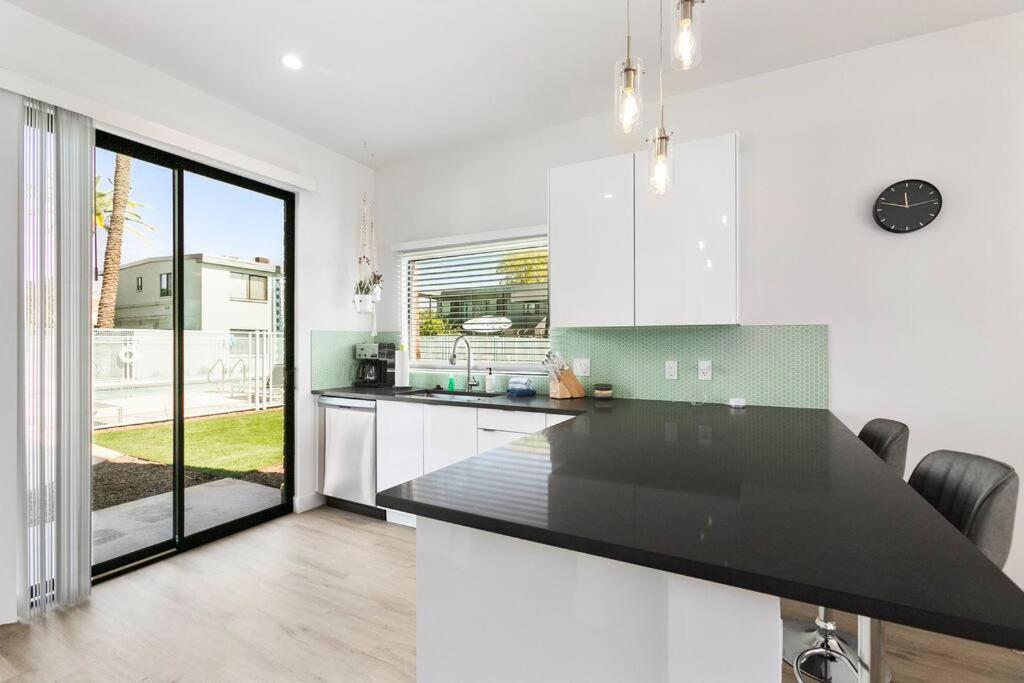 Large Studio Rooftop & Poolside - Walk To Old Town Scottsdale Extérieur photo